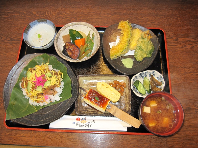 人気の「おふくろの味定食」