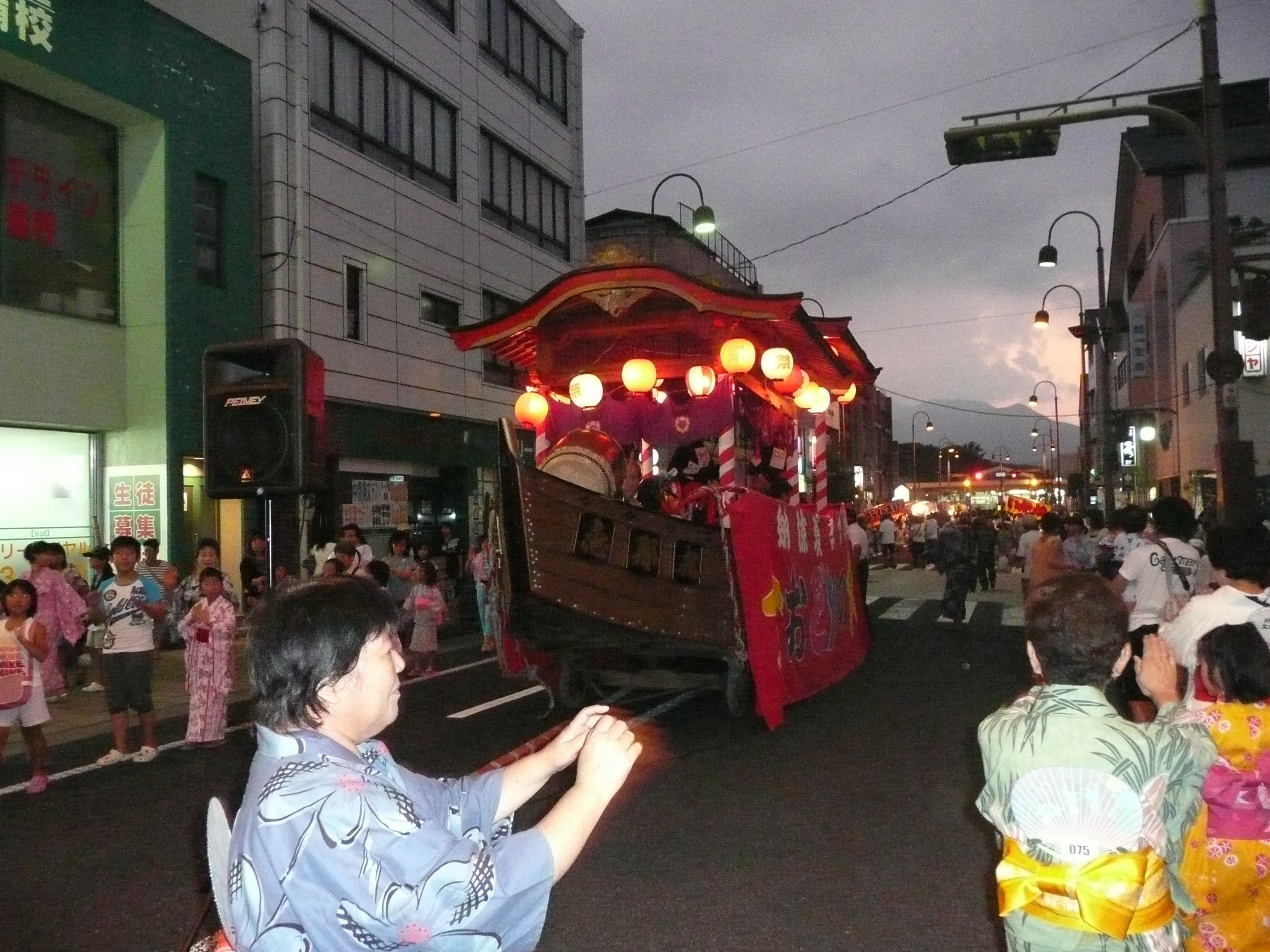 納涼盆踊り（駅前）