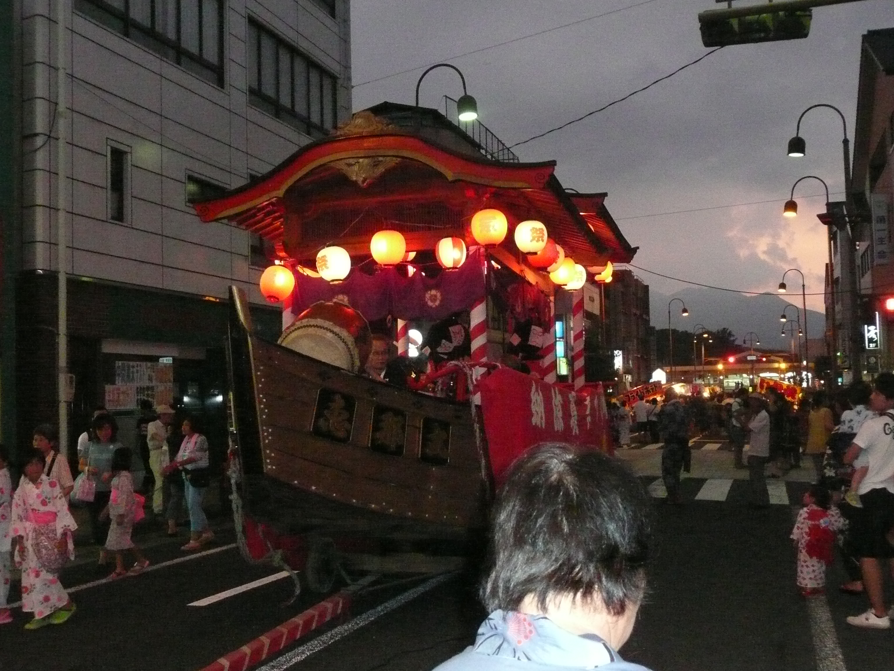 納涼盆踊り（駅前）