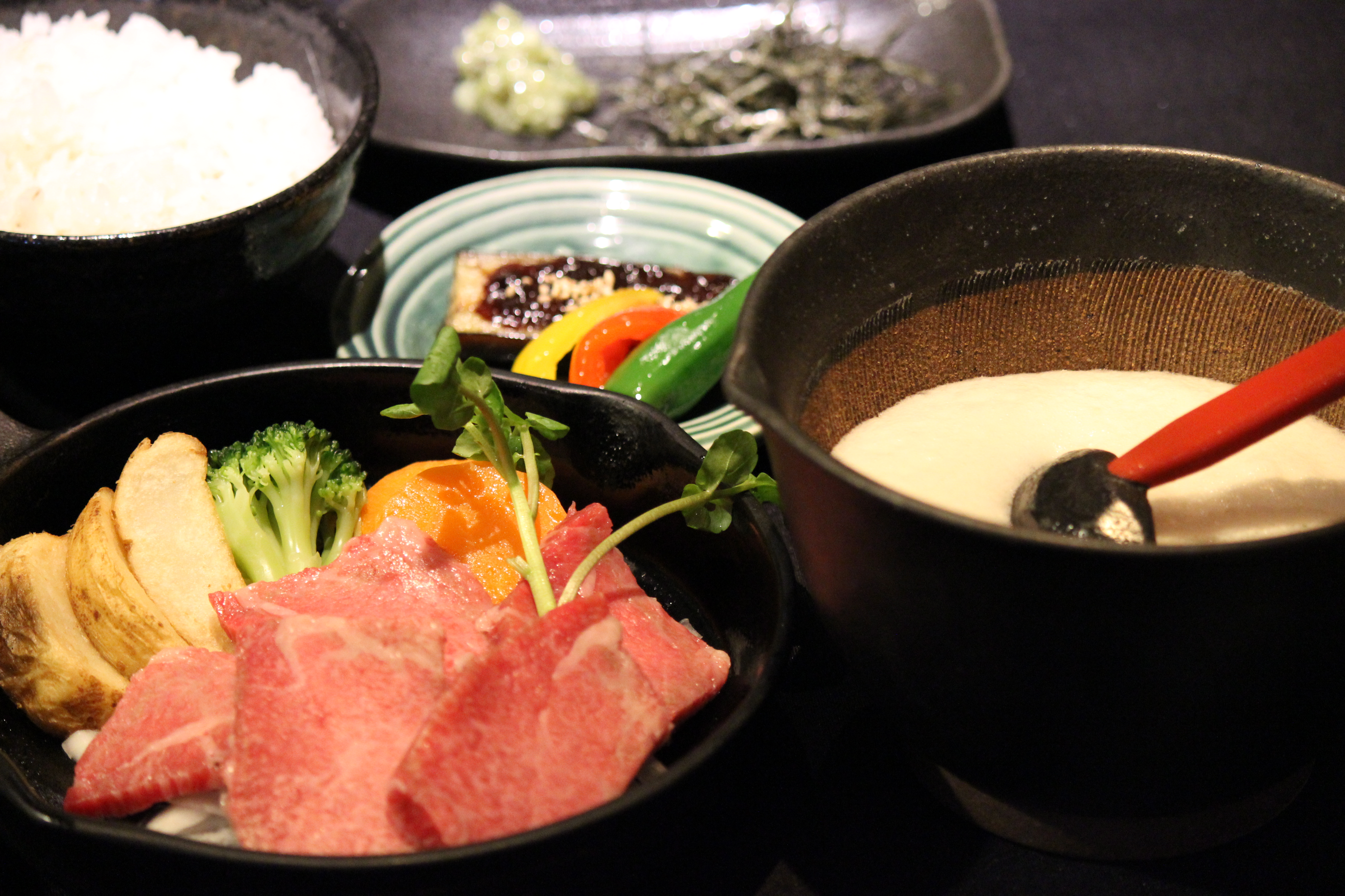 飛騨牛麦とろ定食