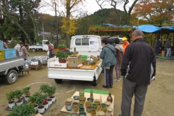 みさとＤＥ軽トラ市　秋